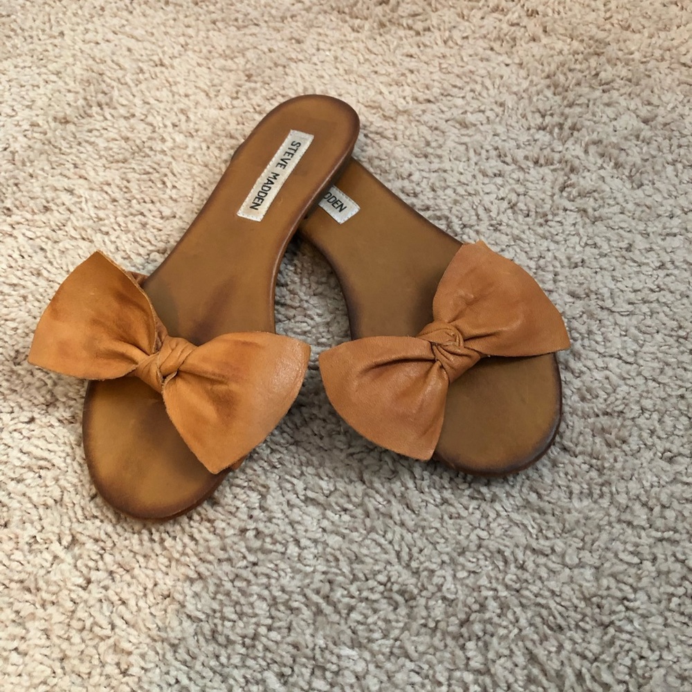 Steve madden leather bow sandal